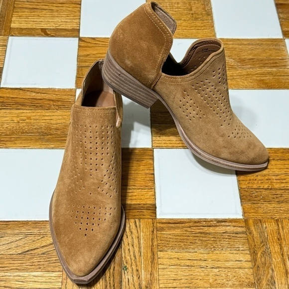 Gianni Bini Shoes - Gianni Bini Taeh Leather Ankle Booties Size 7.5 Women